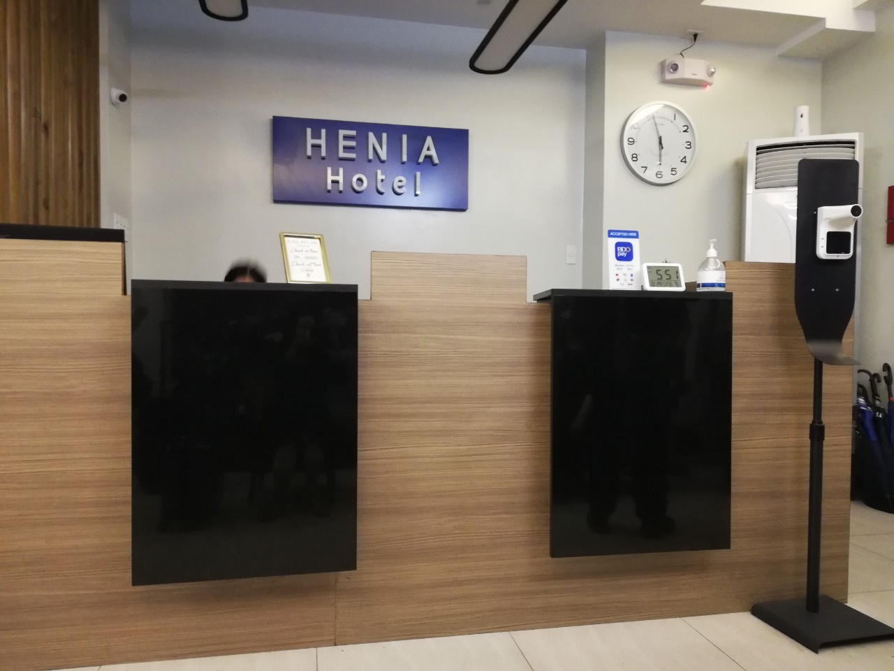 Henia Hotel （へニアホテル）ドゥマゲテホテル　受付